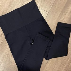SPANX Black Cropped Seamless Leggings